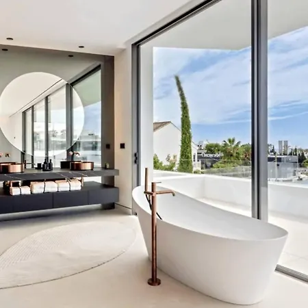 Villa Luna Marbella Near Puerto Banus
